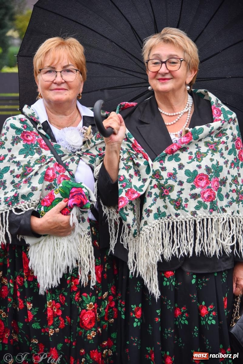 Zdjęcie w galerii na portalu naszraciborz.pl: Dożynki 2025. Tworków nie przestraszył się deszczu [FOTO i WIDEO] wiadomości z regionu