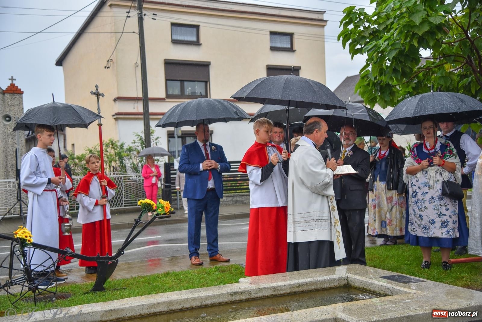 Zdjęcie w galerii na portalu naszraciborz.pl: Dożynki 2025. Tworków nie przestraszył się deszczu [FOTO i WIDEO] wiadomości z regionu