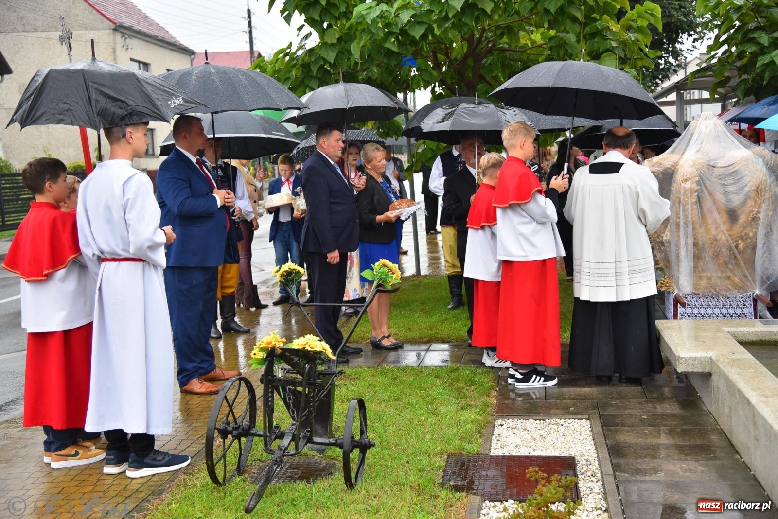 Zdjęcie w galerii na portalu naszraciborz.pl: Dożynki 2025. Tworków nie przestraszył się deszczu [FOTO i WIDEO] wiadomości z regionu