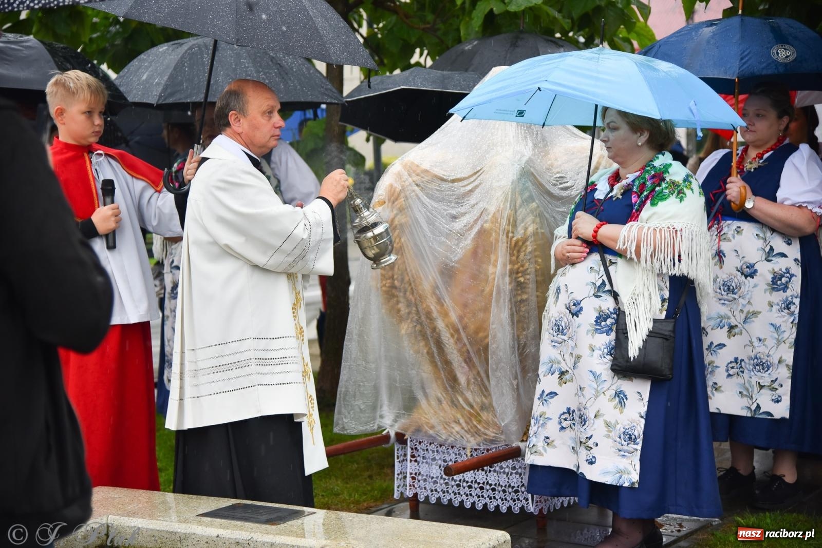 Zdjęcie w galerii na portalu naszraciborz.pl: Dożynki 2025. Tworków nie przestraszył się deszczu [FOTO i WIDEO] wiadomości z regionu