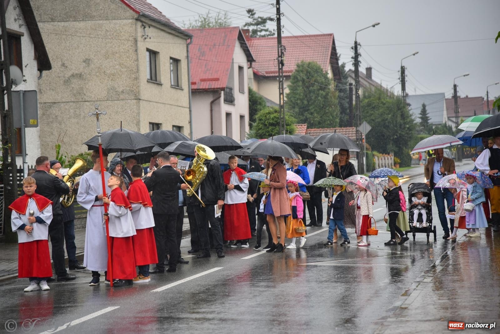 Zdjęcie w galerii na portalu naszraciborz.pl: Dożynki 2025. Tworków nie przestraszył się deszczu [FOTO i WIDEO] wiadomości z regionu
