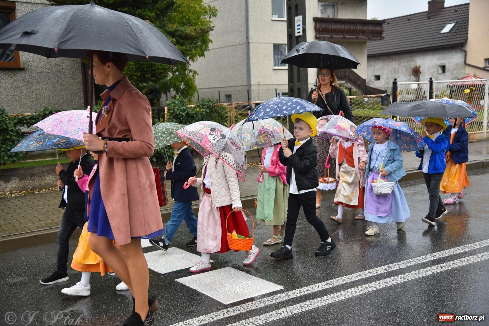 Zdjęcie w galerii na portalu naszraciborz.pl: Dożynki 2025. Tworków nie przestraszył się deszczu [FOTO i WIDEO] wiadomości z regionu
