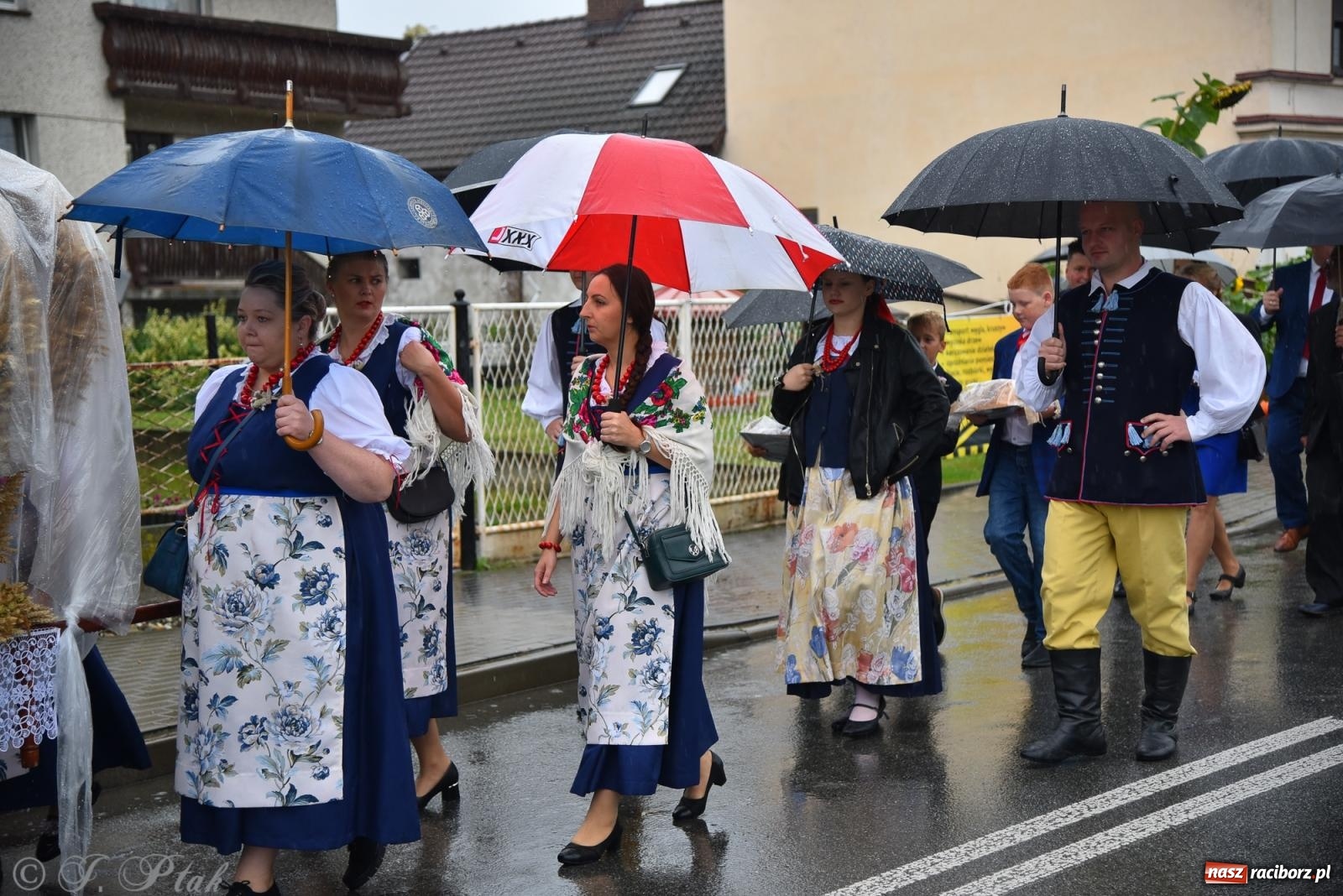 Zdjęcie w galerii na portalu naszraciborz.pl: Dożynki 2025. Tworków nie przestraszył się deszczu [FOTO i WIDEO] wiadomości z regionu
