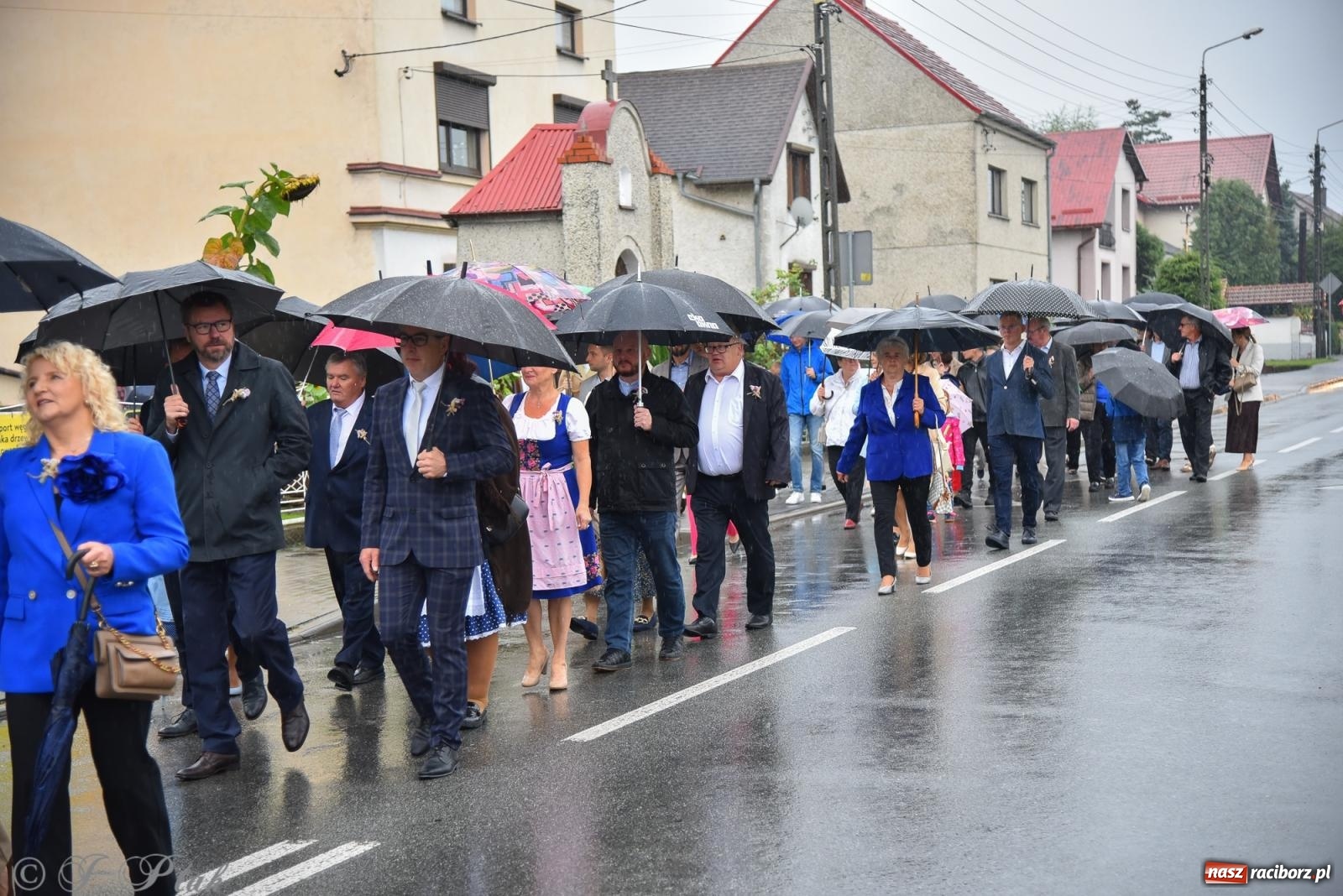 Zdjęcie w galerii na portalu naszraciborz.pl: Dożynki 2025. Tworków nie przestraszył się deszczu [FOTO i WIDEO] wiadomości z regionu