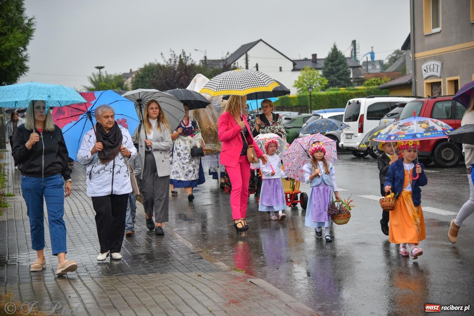 Zdjęcie w galerii na portalu naszraciborz.pl: Dożynki 2025. Tworków nie przestraszył się deszczu [FOTO i WIDEO] wiadomości z regionu