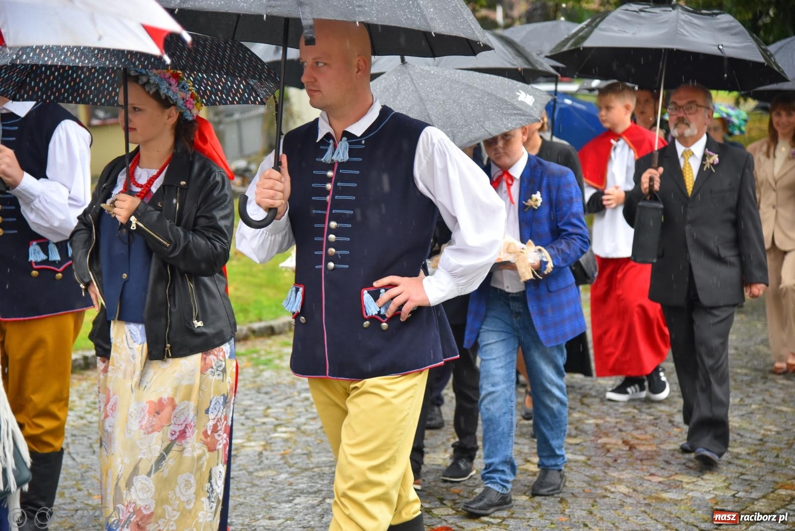 Zdjęcie w galerii na portalu naszraciborz.pl: Dożynki 2025. Tworków nie przestraszył się deszczu [FOTO i WIDEO] wiadomości z regionu