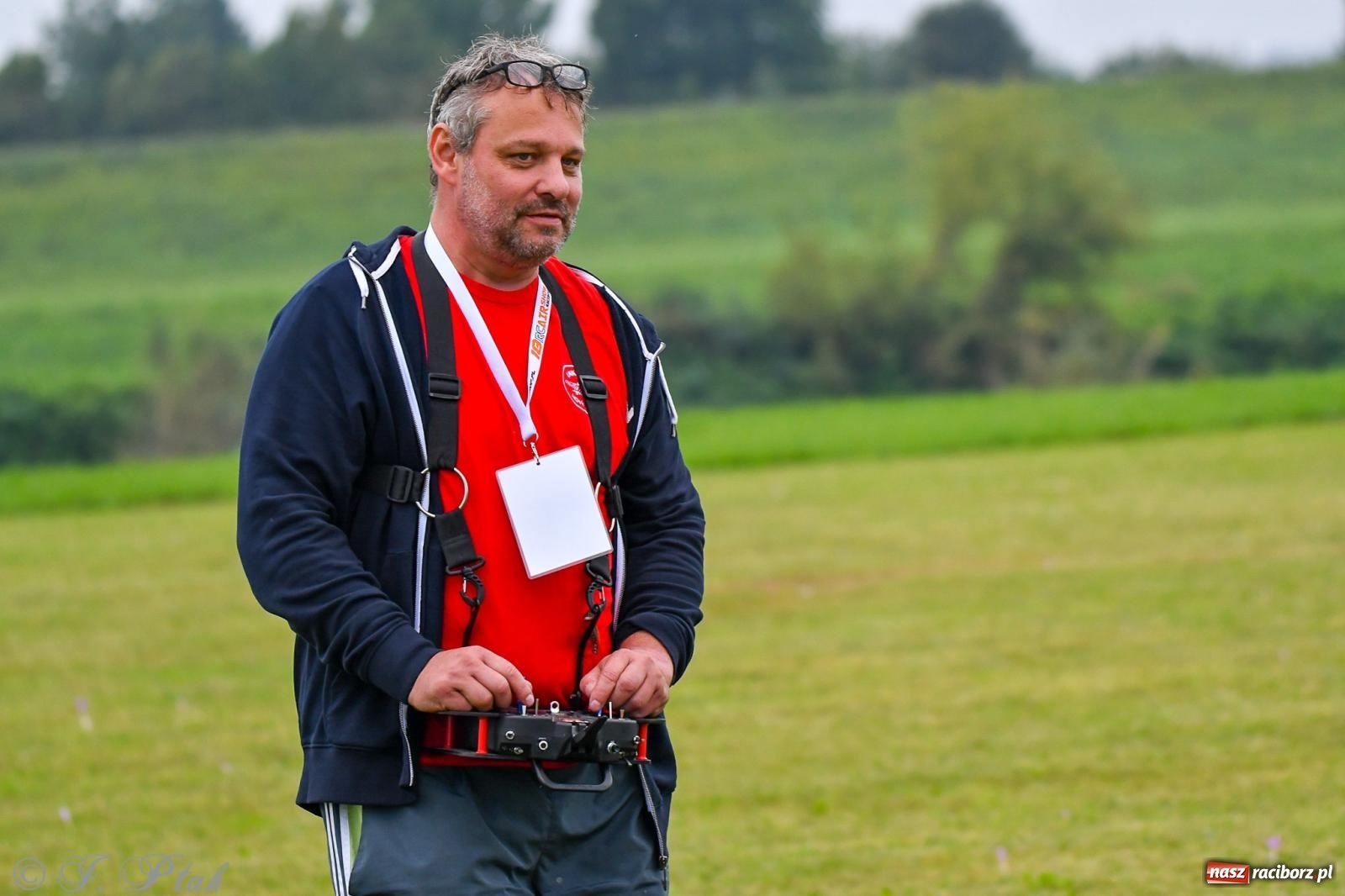 Zdjęcie w galerii na portalu naszraciborz.pl: Pogoda przerwała finał raciborskiego RC Airshow [FOTO] wiadomości z regionu
