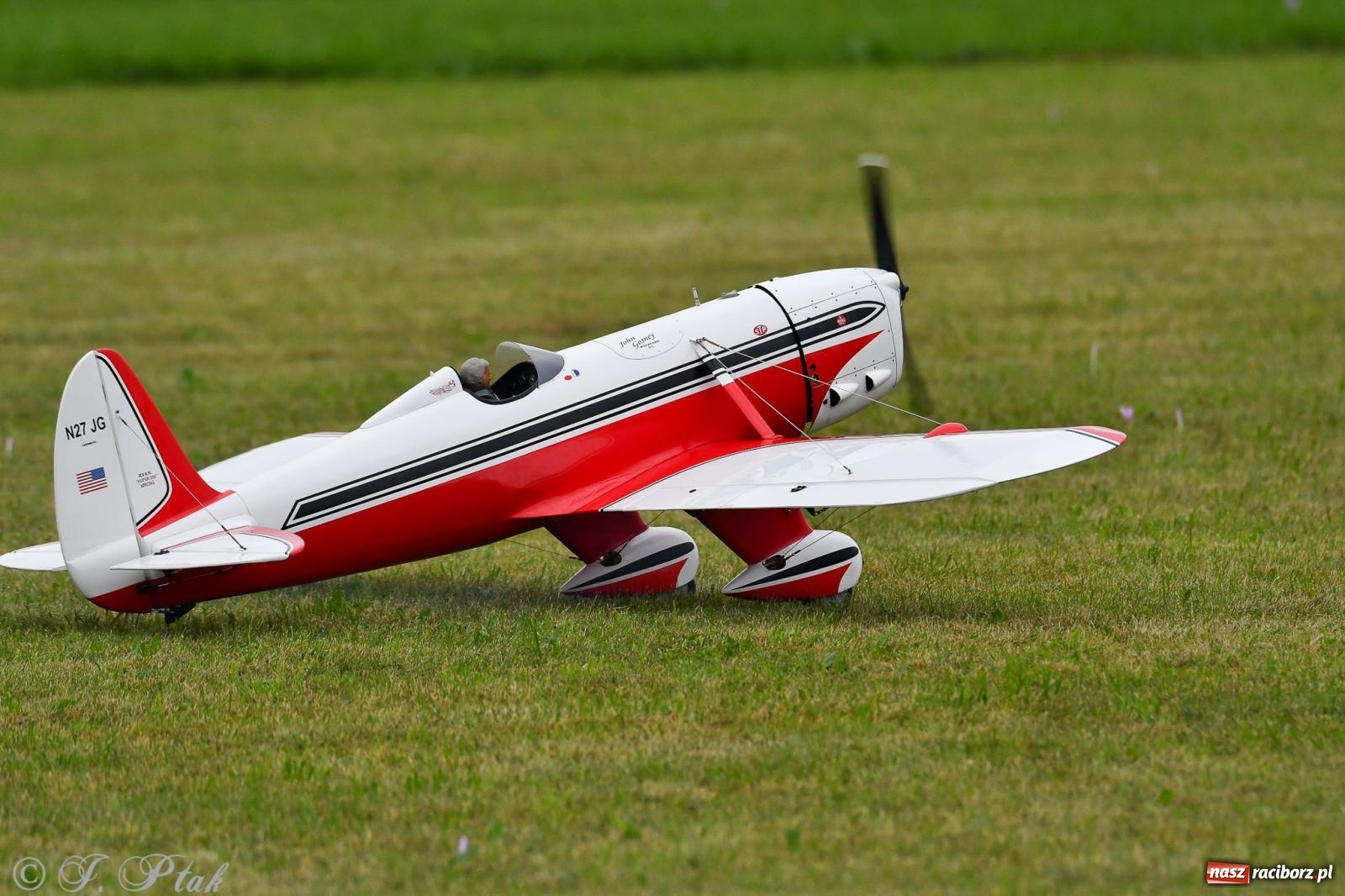Zdjęcie w galerii na portalu naszraciborz.pl: Pogoda przerwała finał raciborskiego RC Airshow [FOTO] wiadomości z regionu