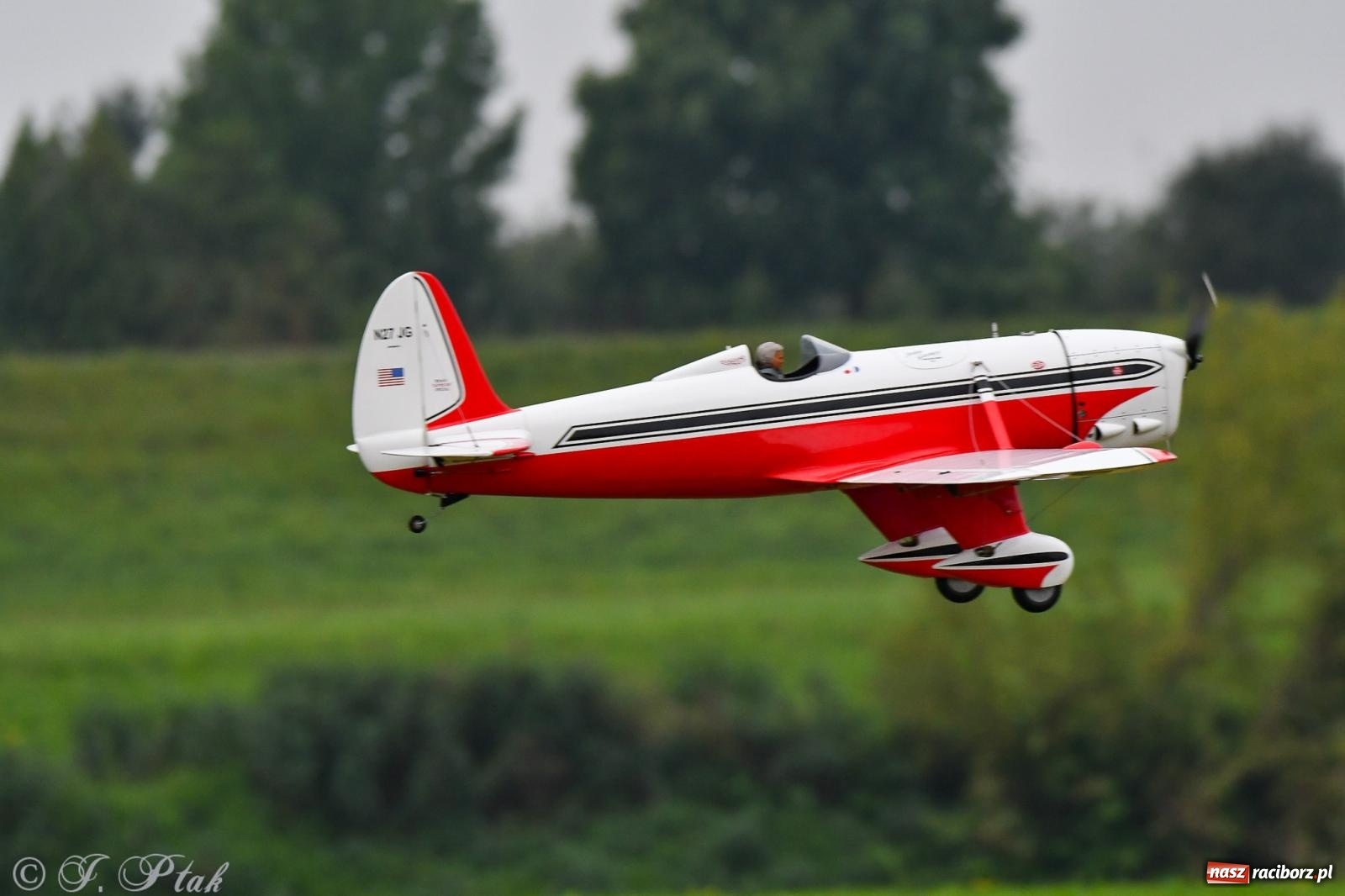 Zdjęcie w galerii na portalu naszraciborz.pl: Pogoda przerwała finał raciborskiego RC Airshow [FOTO] wiadomości z regionu