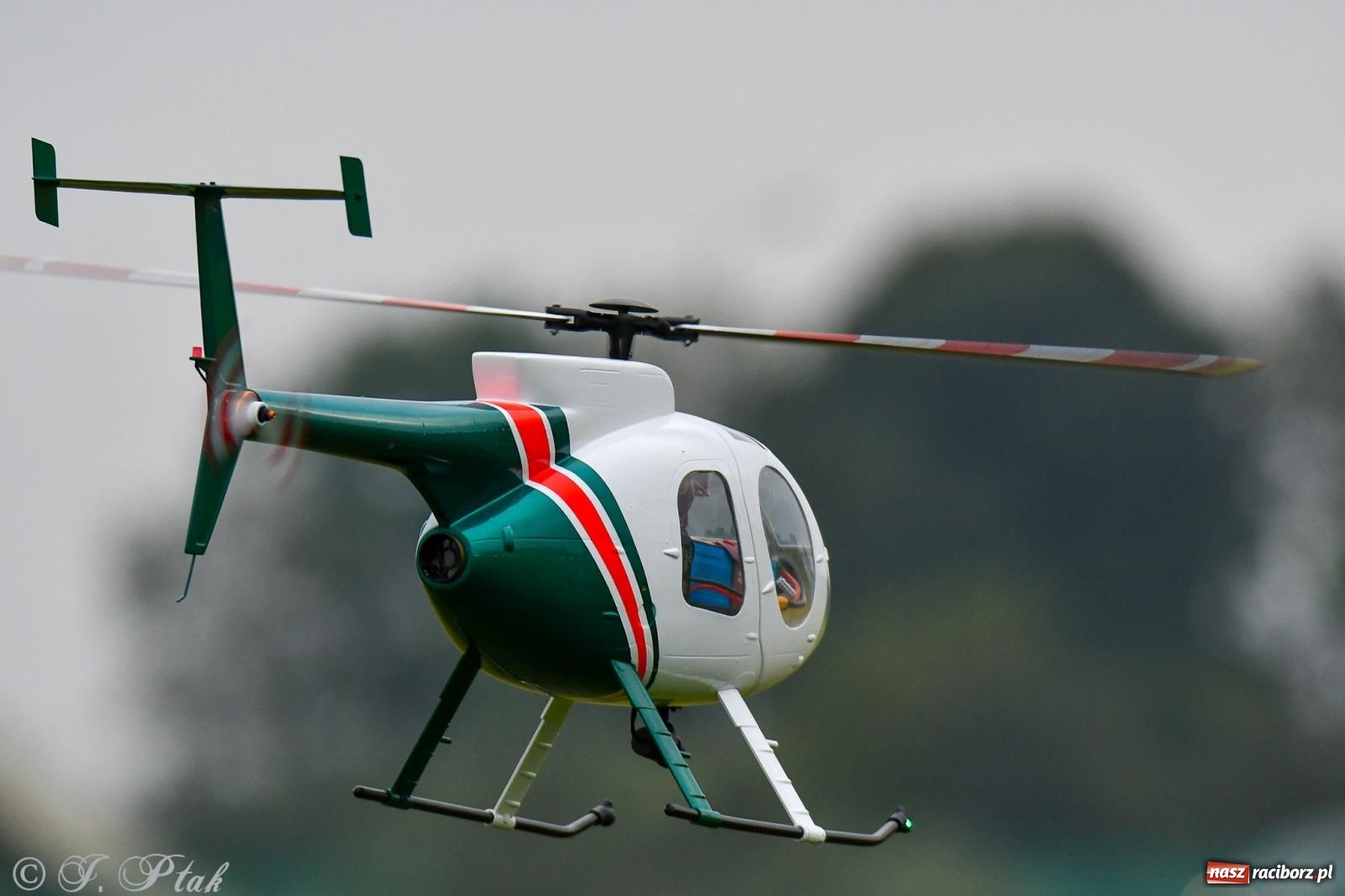 Zdjęcie w galerii na portalu naszraciborz.pl: Pogoda przerwała finał raciborskiego RC Airshow [FOTO] wiadomości z regionu