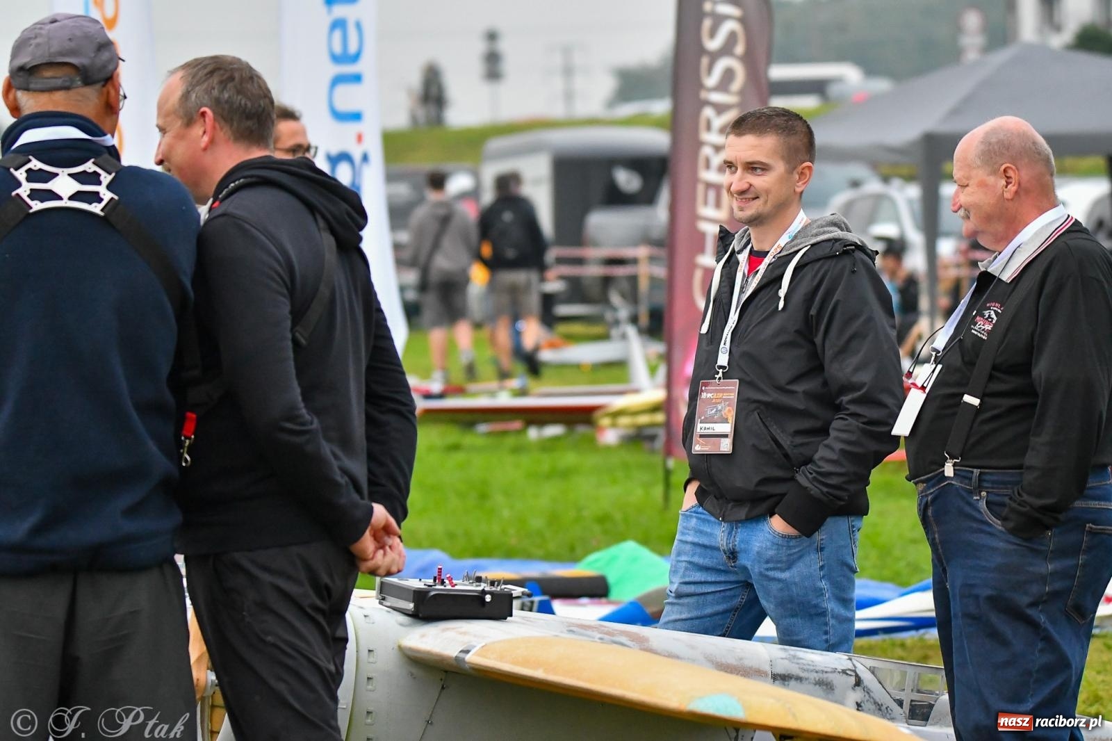 Zdjęcie w galerii na portalu naszraciborz.pl: Pogoda przerwała finał raciborskiego RC Airshow [FOTO] wiadomości z regionu