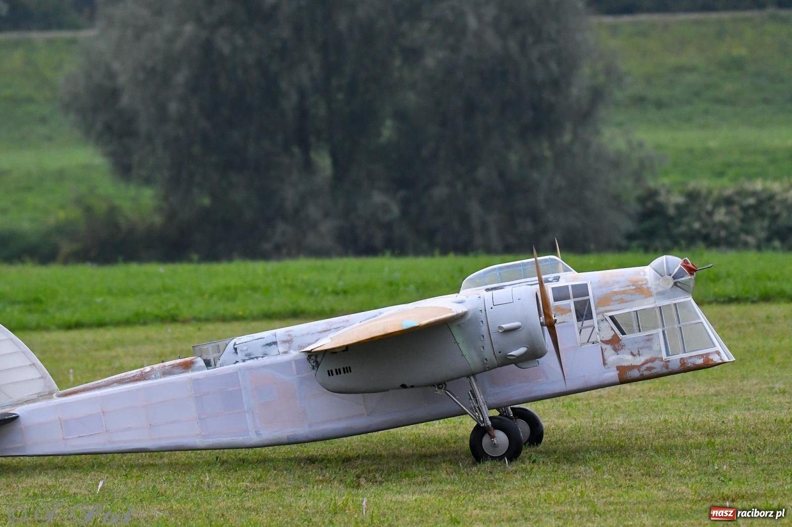 Zdjęcie w galerii na portalu naszraciborz.pl: Pogoda przerwała finał raciborskiego RC Airshow [FOTO] wiadomości z regionu