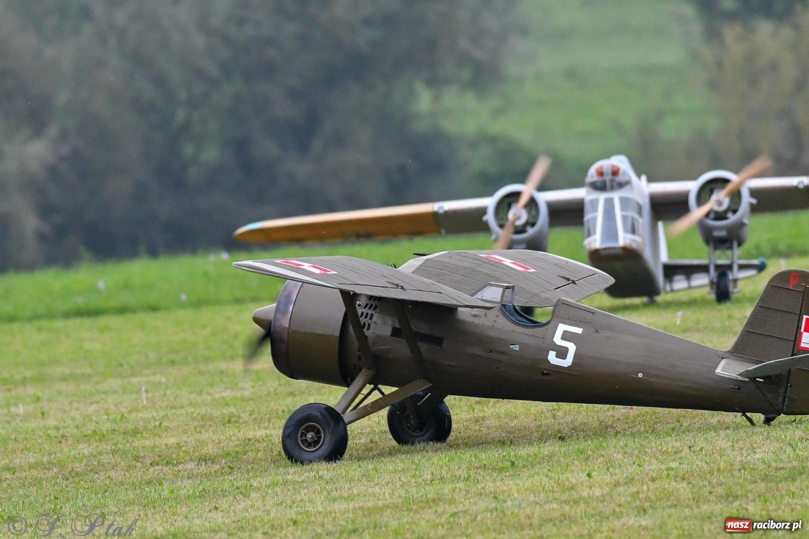 Zdjęcie w galerii na portalu naszraciborz.pl: Pogoda przerwała finał raciborskiego RC Airshow [FOTO] wiadomości z regionu