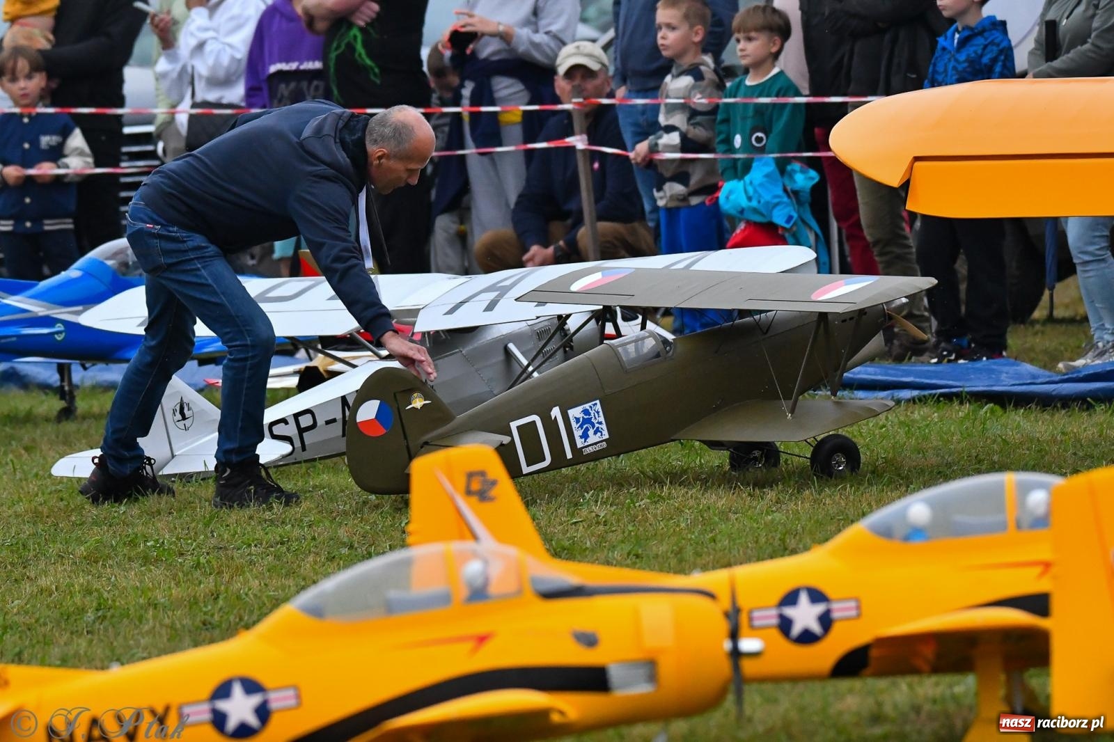 Zdjęcie w galerii na portalu naszraciborz.pl: Pogoda przerwała finał raciborskiego RC Airshow [FOTO] wiadomości z regionu