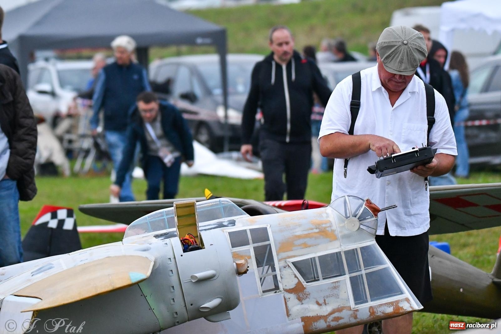 Zdjęcie w galerii na portalu naszraciborz.pl: Pogoda przerwała finał raciborskiego RC Airshow [FOTO] wiadomości z regionu