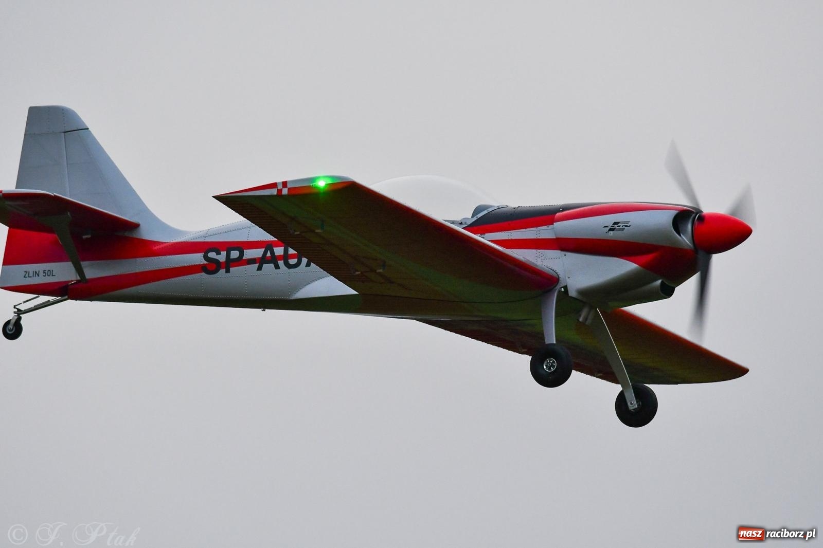 Zdjęcie w galerii na portalu naszraciborz.pl: Pogoda przerwała finał raciborskiego RC Airshow [FOTO] wiadomości z regionu