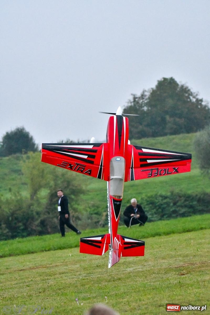 Zdjęcie w galerii na portalu naszraciborz.pl: Pogoda przerwała finał raciborskiego RC Airshow [FOTO] wiadomości z regionu