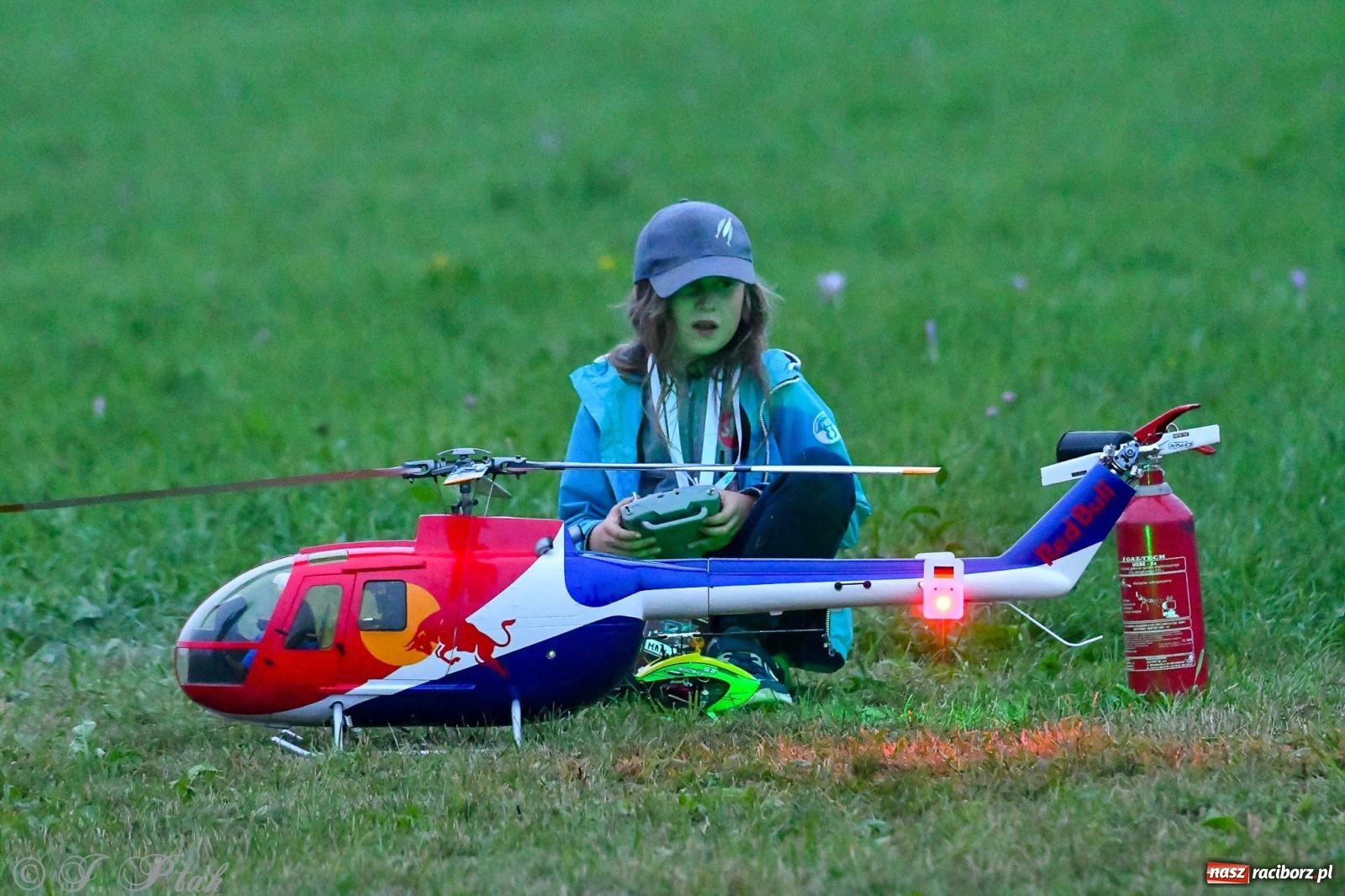 Zdjęcie w galerii na portalu naszraciborz.pl: Pogoda przerwała finał raciborskiego RC Airshow [FOTO] wiadomości z regionu