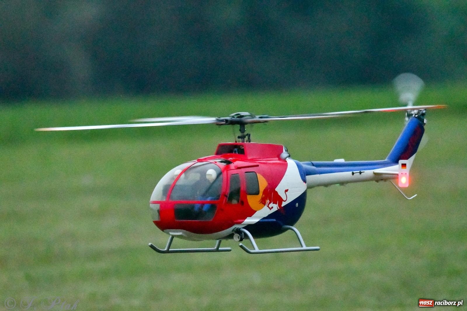 Zdjęcie w galerii na portalu naszraciborz.pl: Pogoda przerwała finał raciborskiego RC Airshow [FOTO] wiadomości z regionu