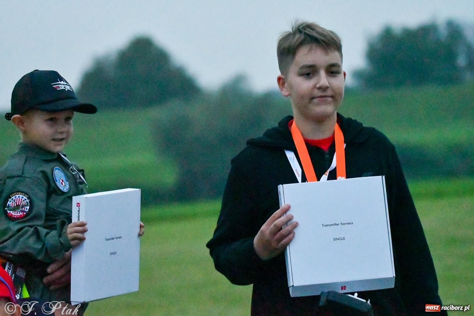 Zdjęcie w galerii na portalu naszraciborz.pl: Pogoda przerwała finał raciborskiego RC Airshow [FOTO] wiadomości z regionu