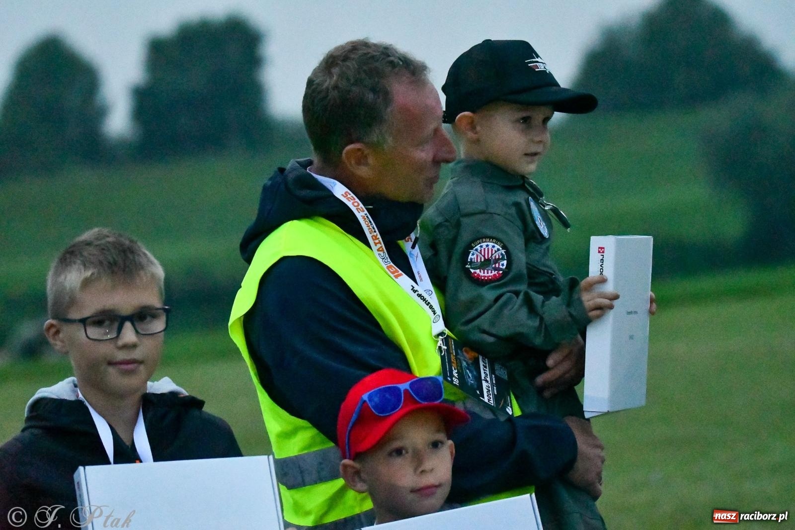 Zdjęcie w galerii na portalu naszraciborz.pl: Pogoda przerwała finał raciborskiego RC Airshow [FOTO] wiadomości z regionu