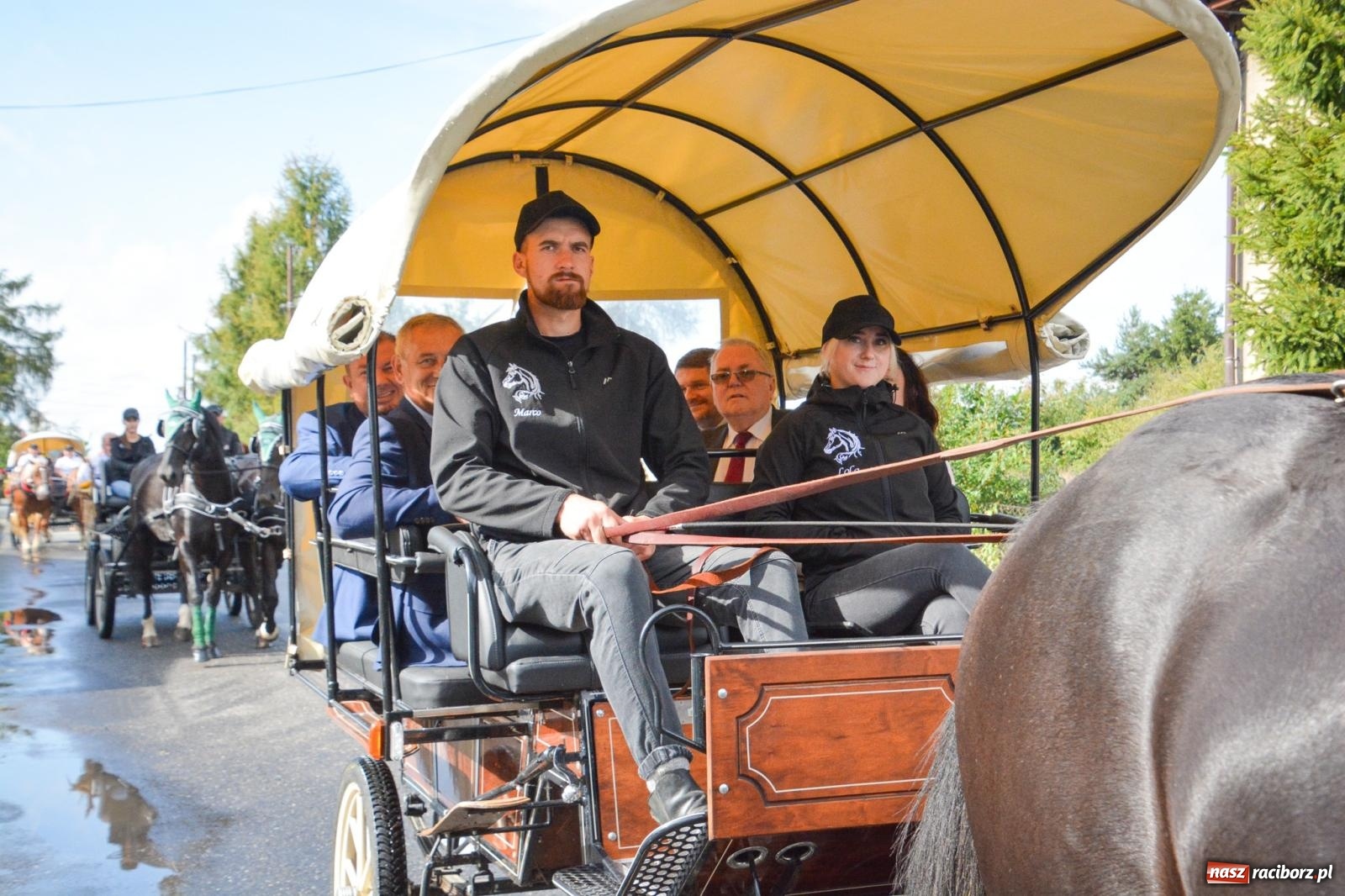 Zdjęcie w galerii na portalu naszraciborz.pl: Pogrzebień gospodarzem dożynek gminnych. Jeden z największych korowodów w powiecie [FOTO i WIDEO] wiadomości z regionu
