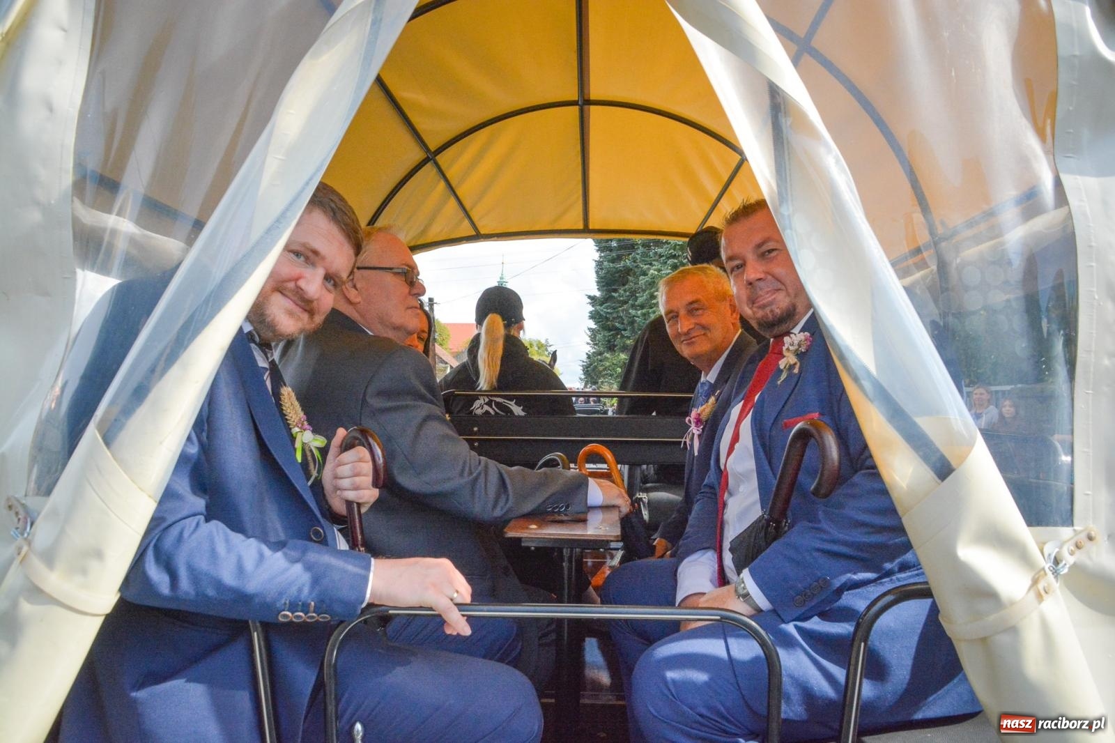 Zdjęcie w galerii na portalu naszraciborz.pl: Pogrzebień gospodarzem dożynek gminnych. Jeden z największych korowodów w powiecie [FOTO i WIDEO] wiadomości z regionu