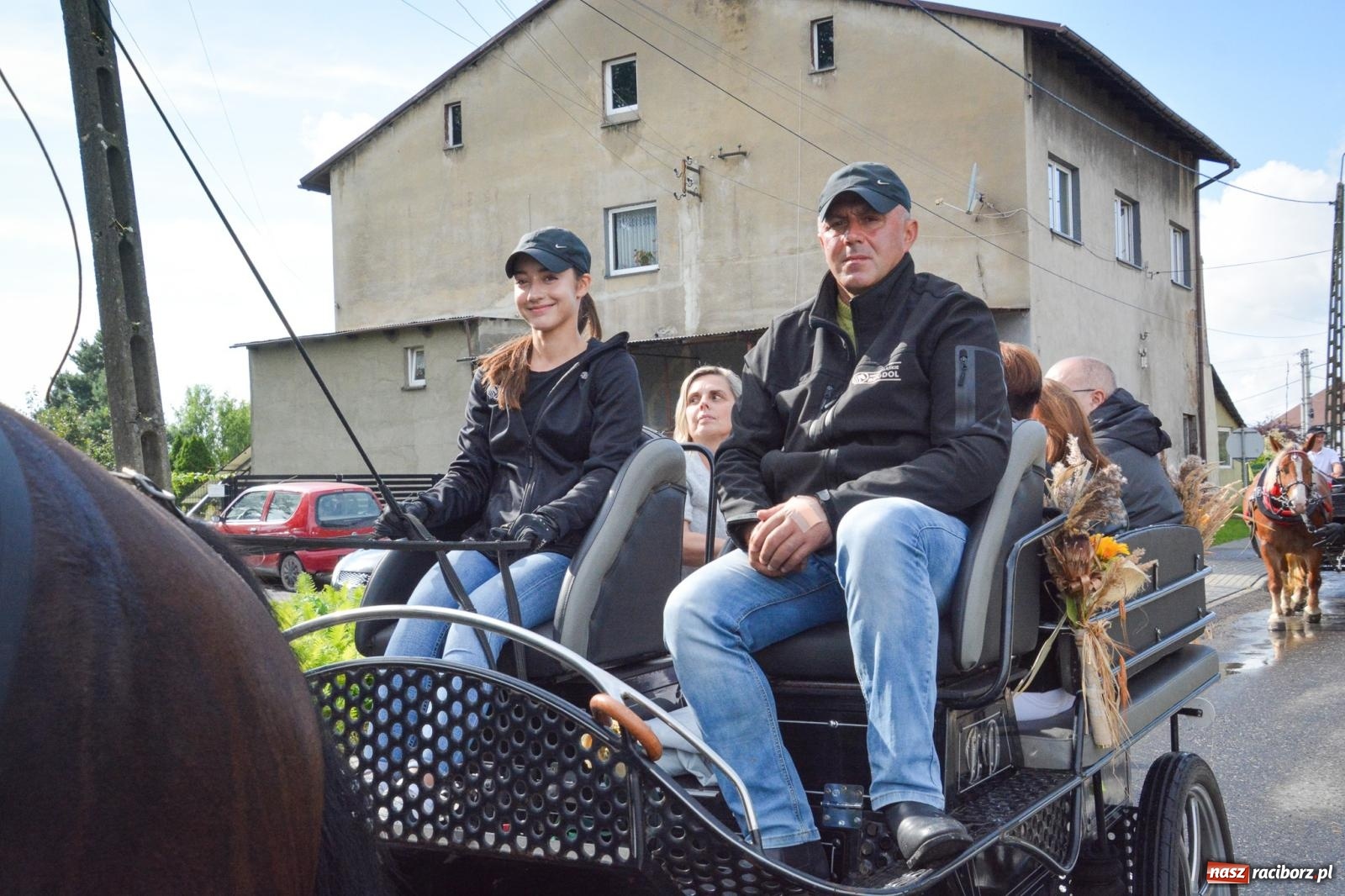 Zdjęcie w galerii na portalu naszraciborz.pl: Pogrzebień gospodarzem dożynek gminnych. Jeden z największych korowodów w powiecie [FOTO i WIDEO] wiadomości z regionu
