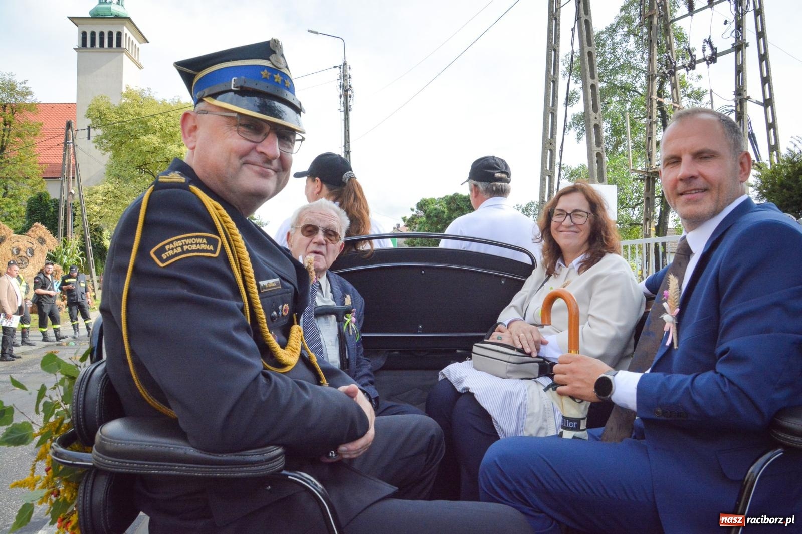 Zdjęcie w galerii na portalu naszraciborz.pl: Pogrzebień gospodarzem dożynek gminnych. Jeden z największych korowodów w powiecie [FOTO i WIDEO] wiadomości z regionu