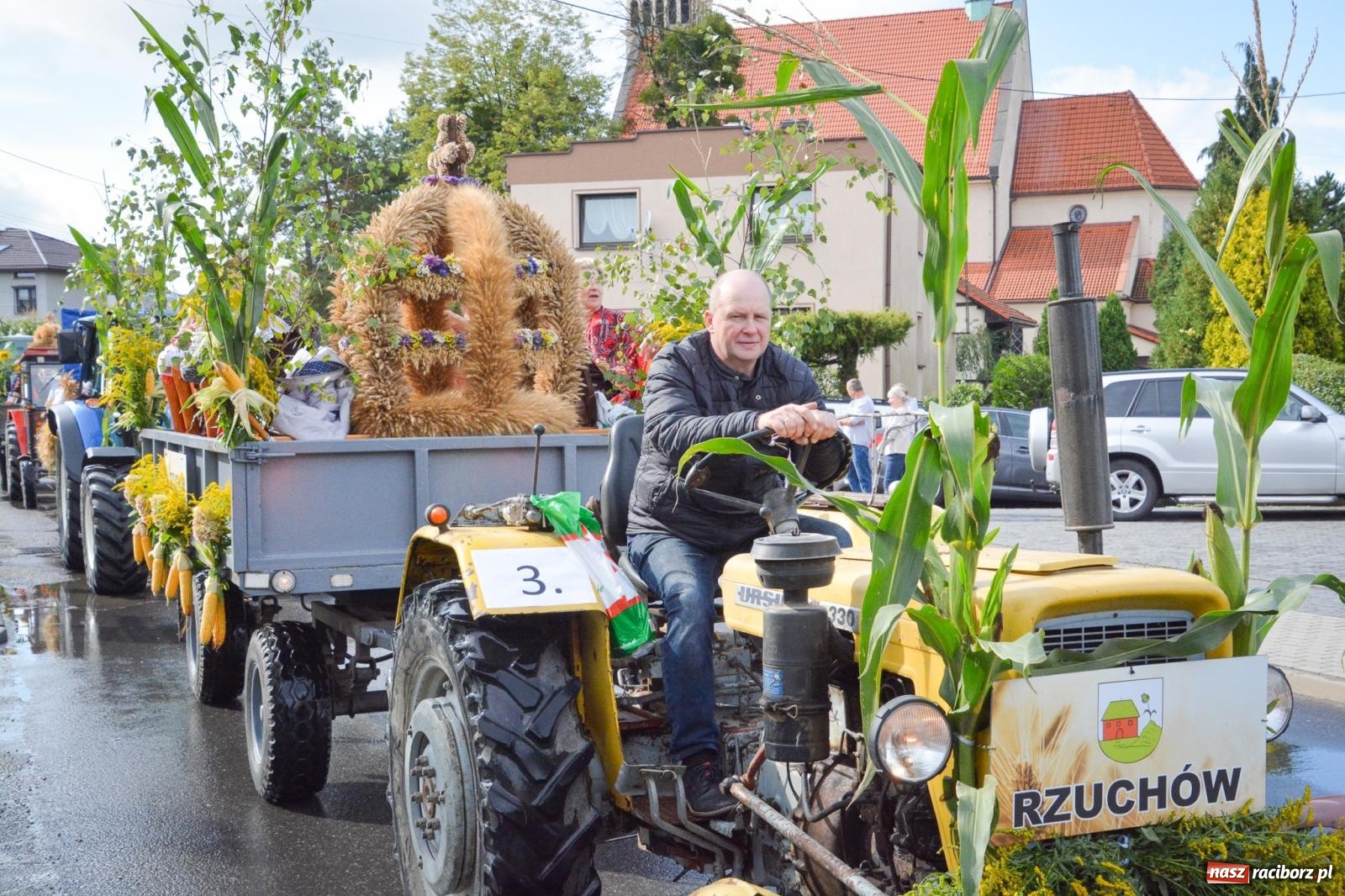 Zdjęcie w galerii na portalu naszraciborz.pl: Pogrzebień gospodarzem dożynek gminnych. Jeden z największych korowodów w powiecie [FOTO i WIDEO] wiadomości z regionu