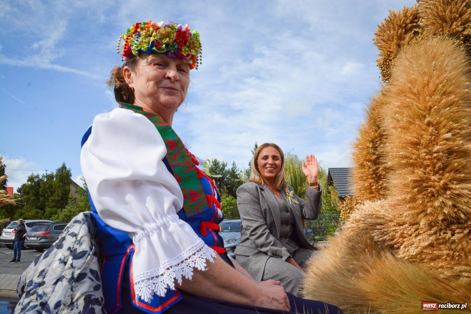 Zdjęcie w galerii na portalu naszraciborz.pl: Pogrzebień gospodarzem dożynek gminnych. Jeden z największych korowodów w powiecie [FOTO i WIDEO] wiadomości z regionu