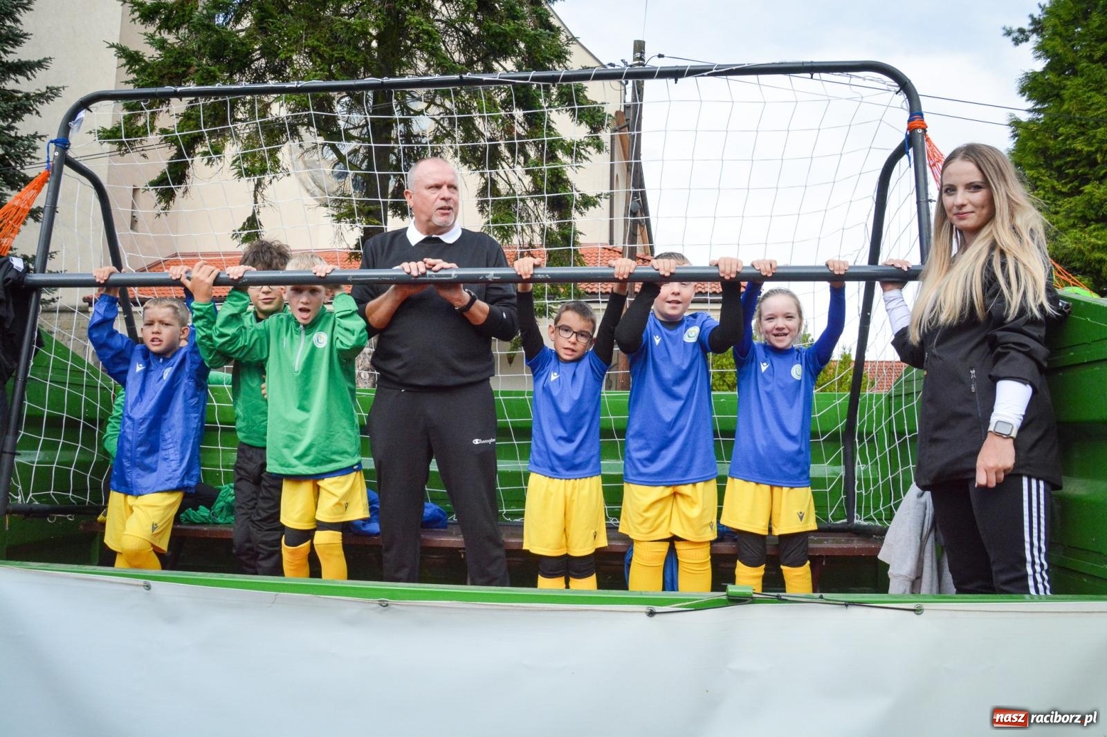 Zdjęcie w galerii na portalu naszraciborz.pl: Pogrzebień gospodarzem dożynek gminnych. Jeden z największych korowodów w powiecie [FOTO i WIDEO] wiadomości z regionu