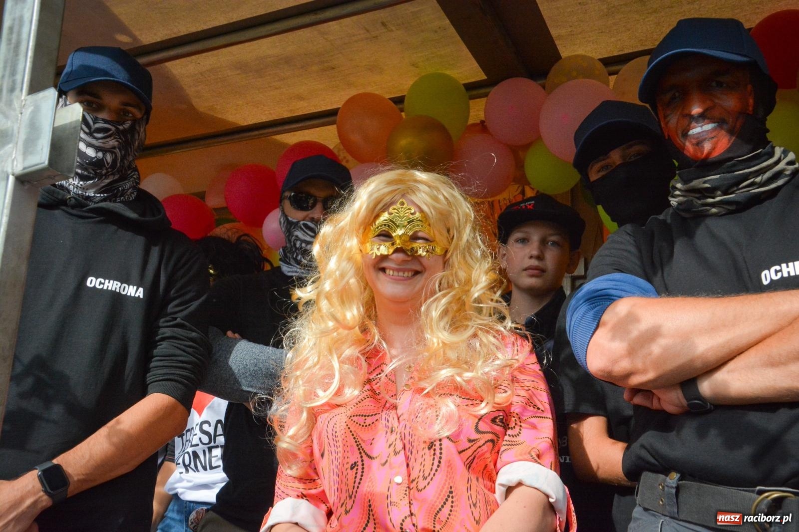 Zdjęcie w galerii na portalu naszraciborz.pl: Pogrzebień gospodarzem dożynek gminnych. Jeden z największych korowodów w powiecie [FOTO i WIDEO] wiadomości z regionu