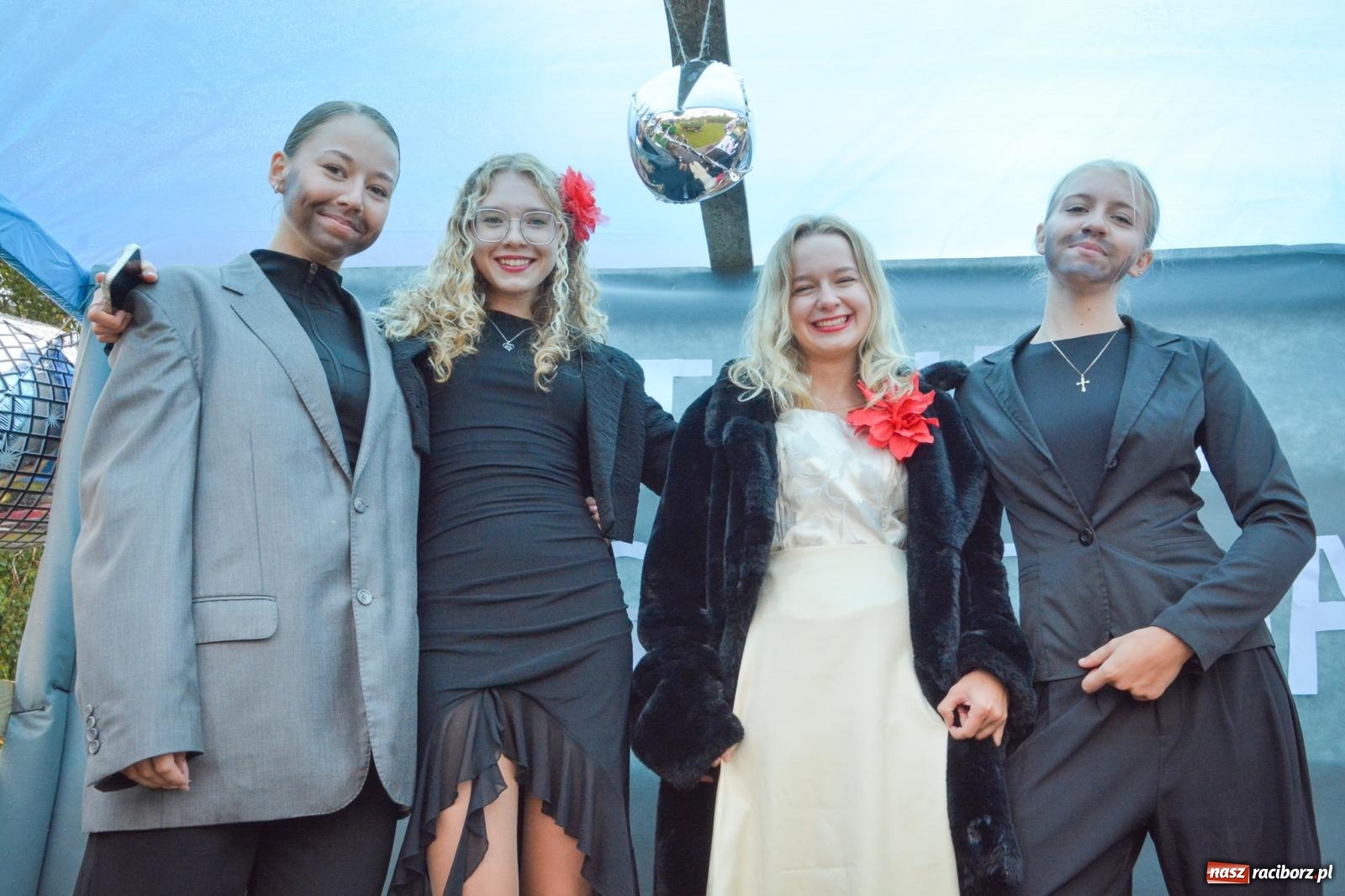 Zdjęcie w galerii na portalu naszraciborz.pl: Samborowice na bursztynowym szlaku. Dożynki 2025 pełne humoru i tradycji [FOTO i WIDEO] wiadomości z regionu