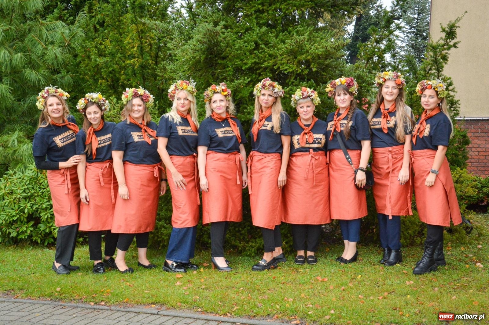 Zdjęcie w galerii na portalu naszraciborz.pl: Samborowice na bursztynowym szlaku. Dożynki 2025 pełne humoru i tradycji [FOTO i WIDEO] wiadomości z regionu