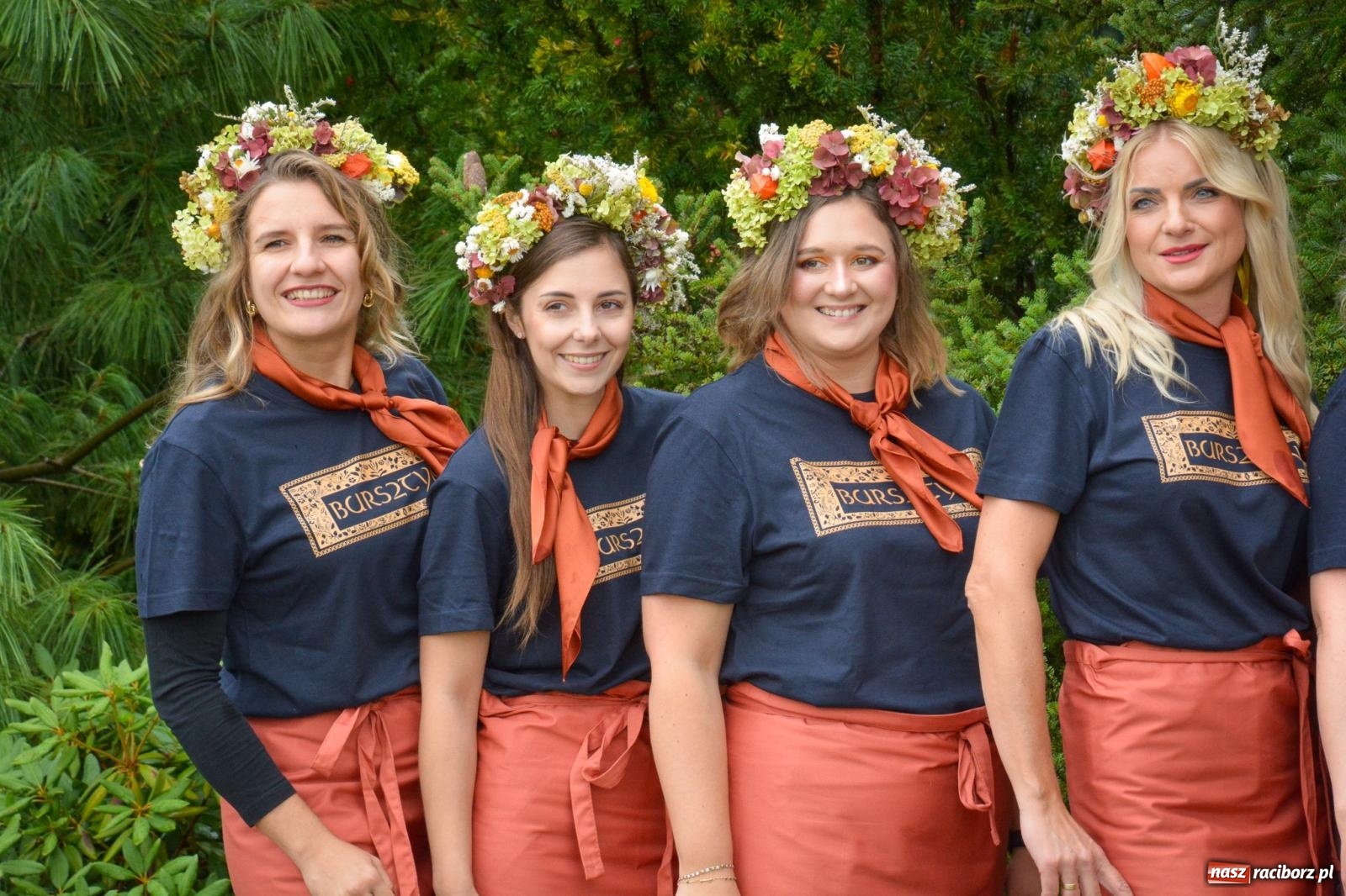 Zdjęcie w galerii na portalu naszraciborz.pl: Samborowice na bursztynowym szlaku. Dożynki 2025 pełne humoru i tradycji [FOTO i WIDEO] wiadomości z regionu