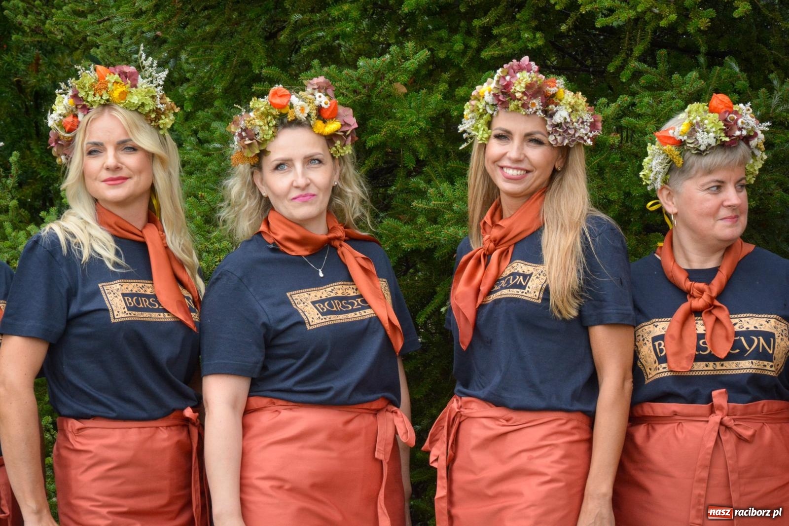 Zdjęcie w galerii na portalu naszraciborz.pl: Samborowice na bursztynowym szlaku. Dożynki 2025 pełne humoru i tradycji [FOTO i WIDEO] wiadomości z regionu