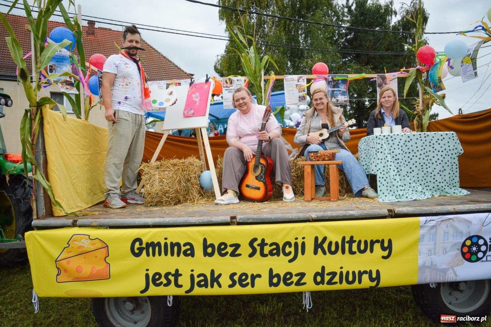 Zdjęcie w galerii na portalu naszraciborz.pl: Samborowice na bursztynowym szlaku. Dożynki 2025 pełne humoru i tradycji [FOTO i WIDEO] wiadomości z regionu