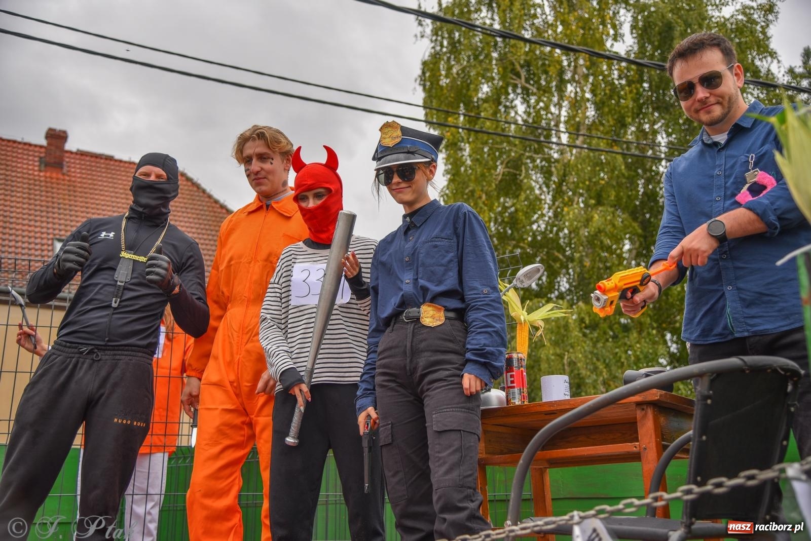 Zdjęcie w galerii na portalu naszraciborz.pl: Samborowice na bursztynowym szlaku. Dożynki 2025 pełne humoru i tradycji [FOTO i WIDEO] wiadomości z regionu