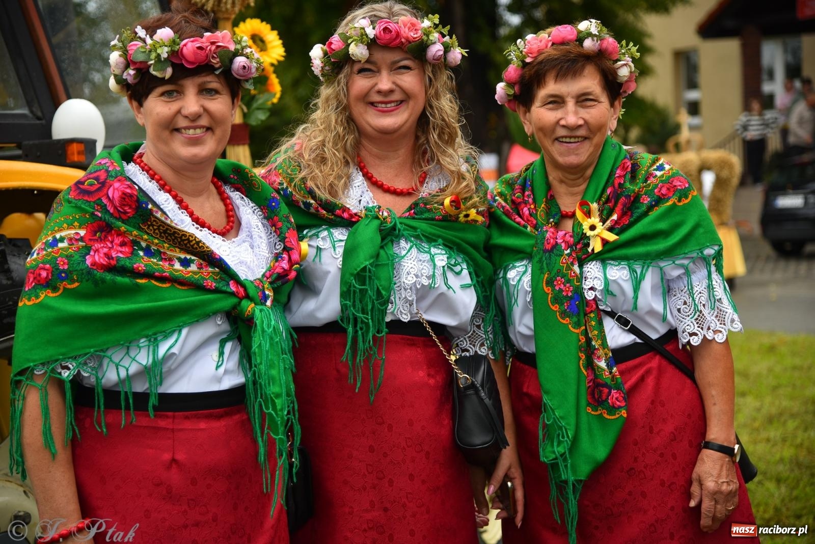 Zdjęcie w galerii na portalu naszraciborz.pl: Samborowice na bursztynowym szlaku. Dożynki 2025 pełne humoru i tradycji [FOTO i WIDEO] wiadomości z regionu