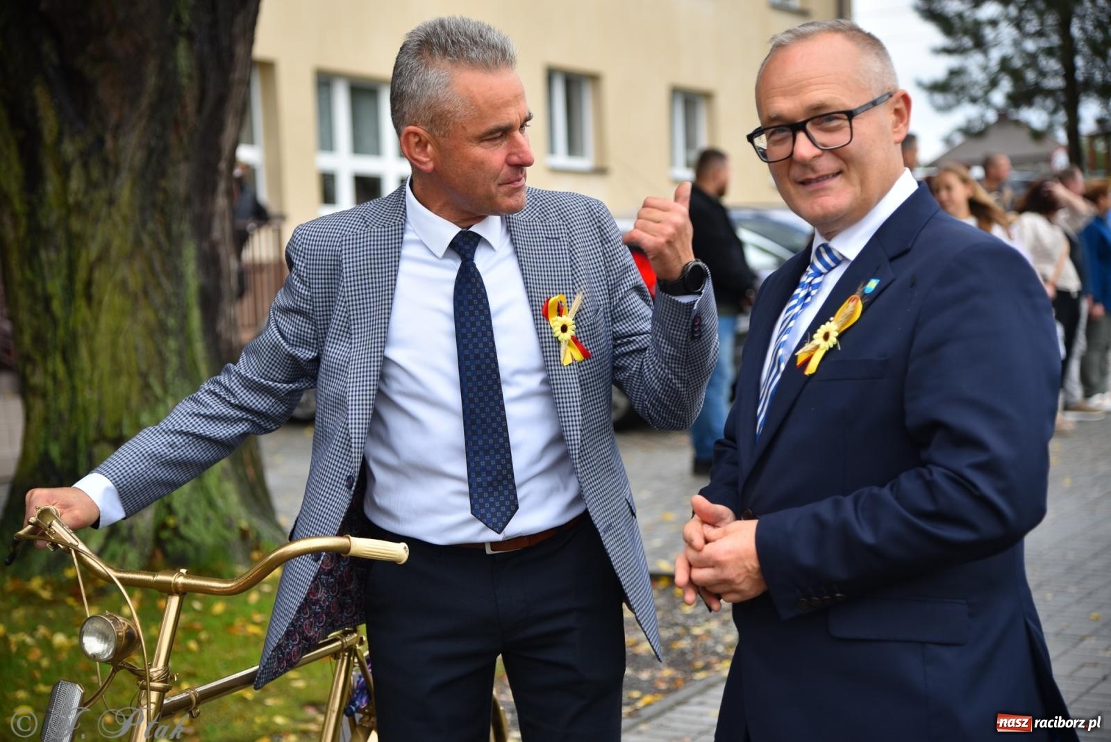 Zdjęcie w galerii na portalu naszraciborz.pl: Samborowice na bursztynowym szlaku. Dożynki 2025 pełne humoru i tradycji [FOTO i WIDEO] wiadomości z regionu