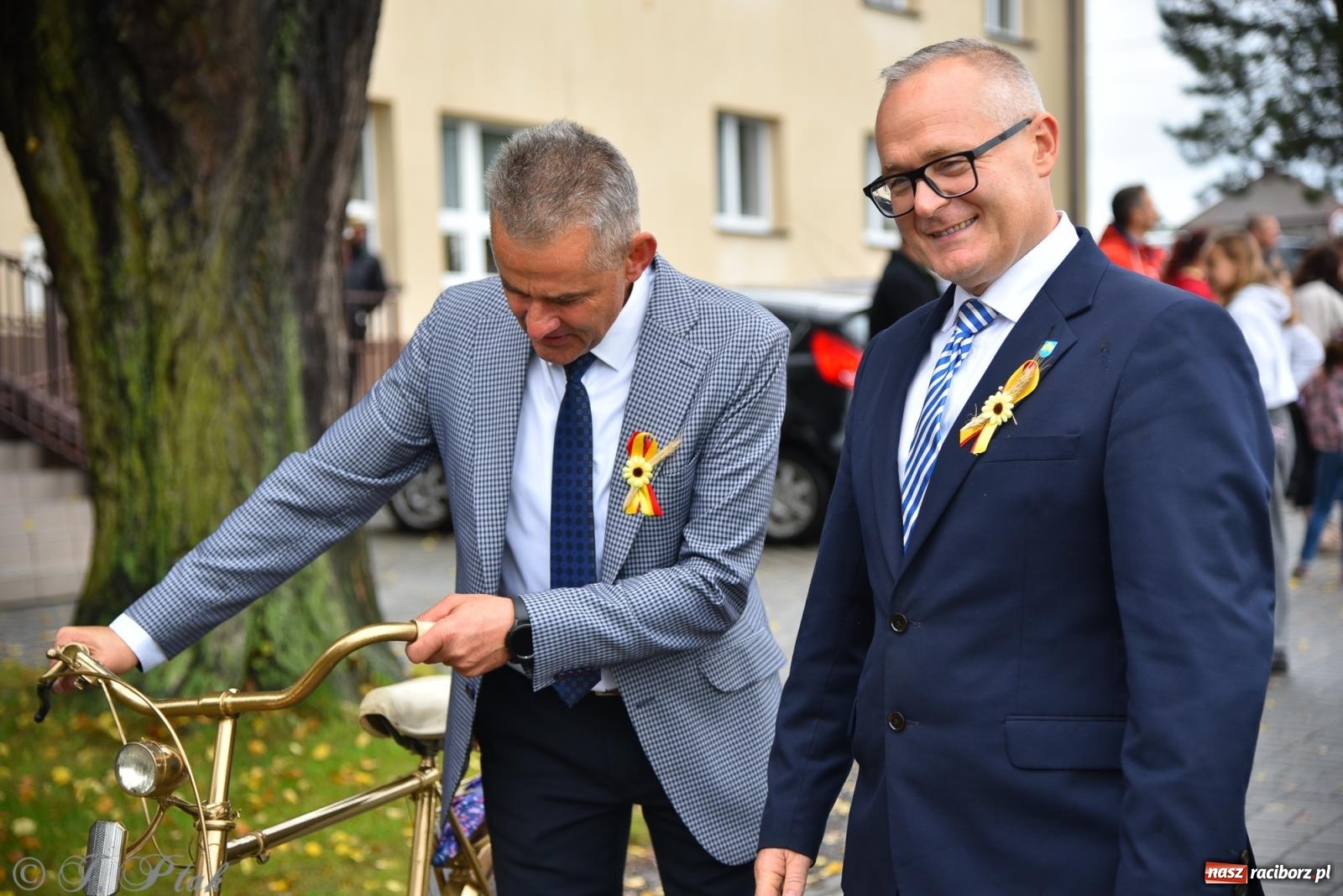 Zdjęcie w galerii na portalu naszraciborz.pl: Samborowice na bursztynowym szlaku. Dożynki 2025 pełne humoru i tradycji [FOTO i WIDEO] wiadomości z regionu