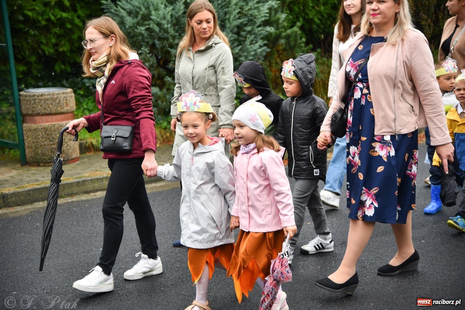 Zdjęcie w galerii na portalu naszraciborz.pl: Samborowice na bursztynowym szlaku. Dożynki 2025 pełne humoru i tradycji [FOTO i WIDEO] wiadomości z regionu