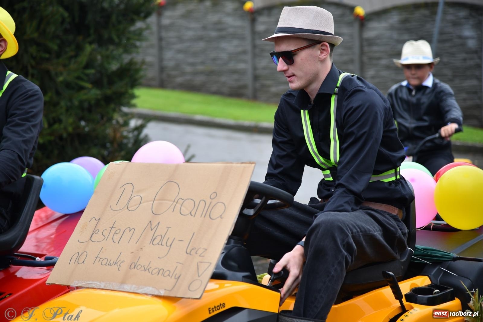 Zdjęcie w galerii na portalu naszraciborz.pl: Samborowice na bursztynowym szlaku. Dożynki 2025 pełne humoru i tradycji [FOTO i WIDEO] wiadomości z regionu