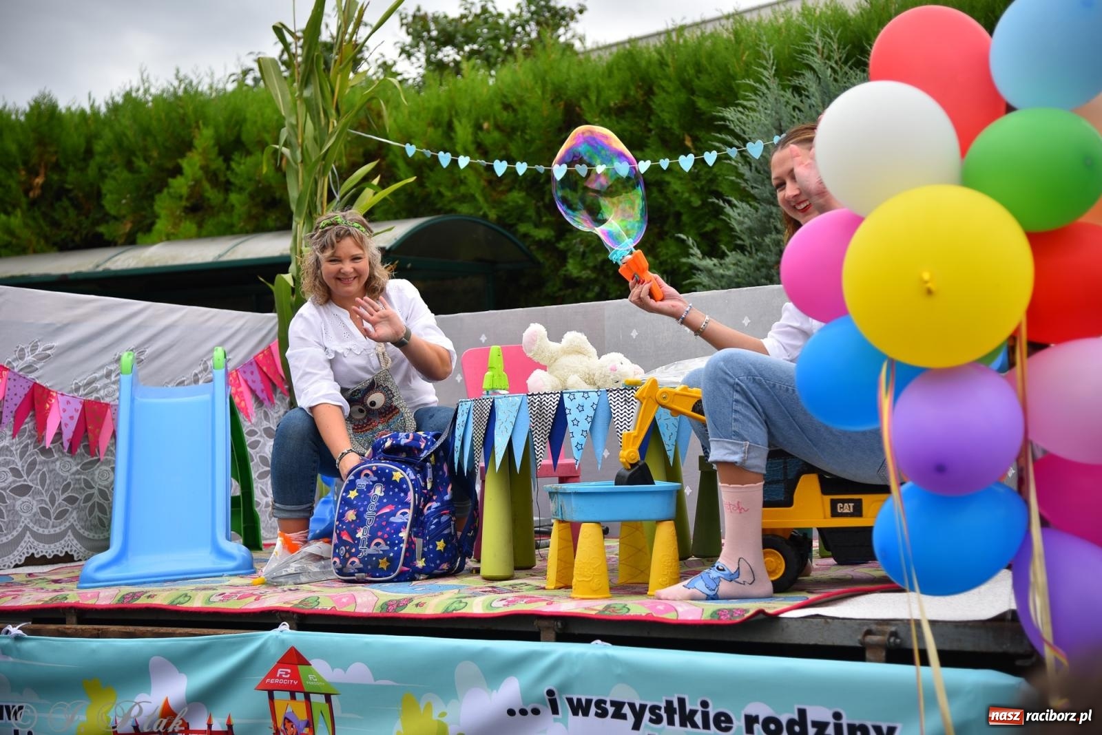 Zdjęcie w galerii na portalu naszraciborz.pl: Samborowice na bursztynowym szlaku. Dożynki 2025 pełne humoru i tradycji [FOTO i WIDEO] wiadomości z regionu