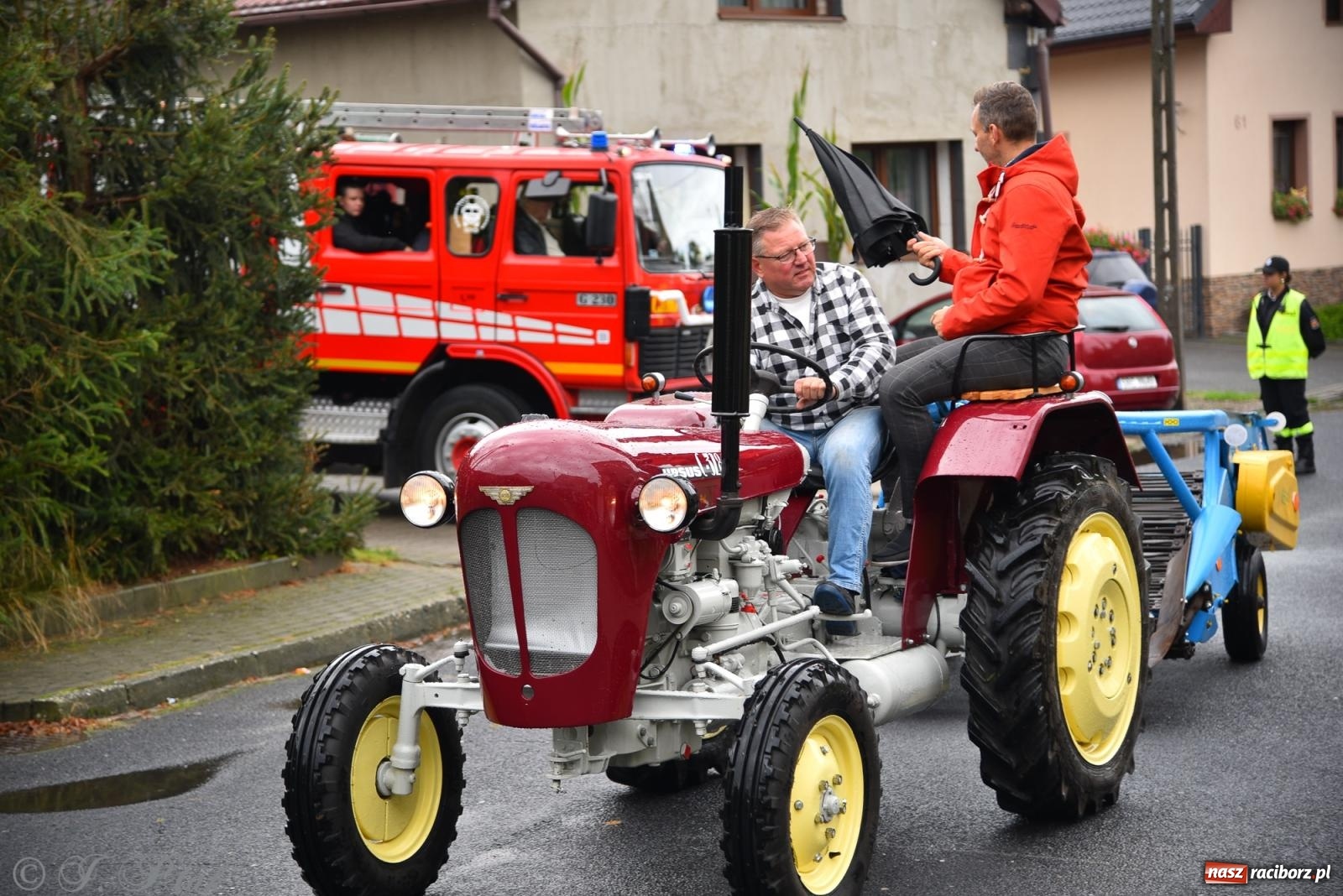 Zdjęcie w galerii na portalu naszraciborz.pl: Samborowice na bursztynowym szlaku. Dożynki 2025 pełne humoru i tradycji [FOTO i WIDEO] wiadomości z regionu