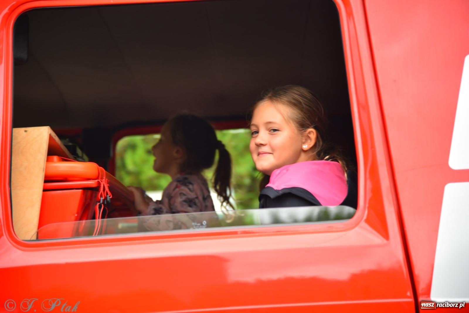 Zdjęcie w galerii na portalu naszraciborz.pl: Samborowice na bursztynowym szlaku. Dożynki 2025 pełne humoru i tradycji [FOTO i WIDEO] wiadomości z regionu
