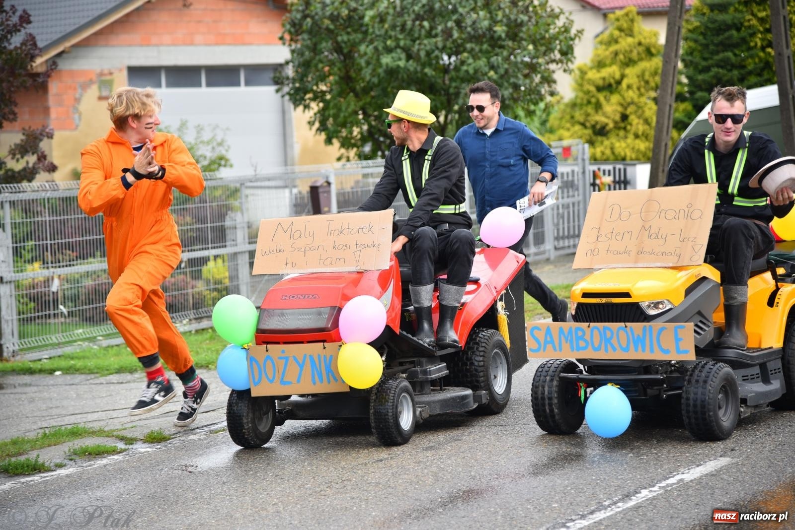 Zdjęcie w galerii na portalu naszraciborz.pl: Samborowice na bursztynowym szlaku. Dożynki 2025 pełne humoru i tradycji [FOTO i WIDEO] wiadomości z regionu
