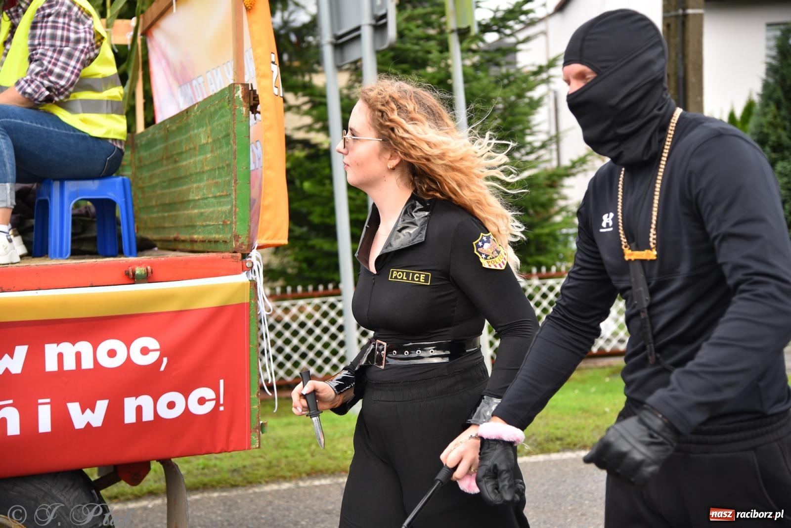 Zdjęcie w galerii na portalu naszraciborz.pl: Samborowice na bursztynowym szlaku. Dożynki 2025 pełne humoru i tradycji [FOTO i WIDEO] wiadomości z regionu