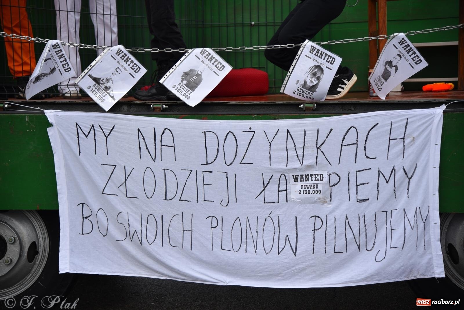 Zdjęcie w galerii na portalu naszraciborz.pl: Samborowice na bursztynowym szlaku. Dożynki 2025 pełne humoru i tradycji [FOTO i WIDEO] wiadomości z regionu